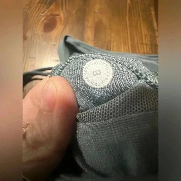 Lululemon Size 8 Energy High Neck Sports Bra Grey Green Strappy EUC with padding - Picture 5 of 5